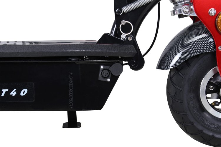 Actionbikes_Eflux40_Schwarz_452D313030312D3035_buchse_OL_1620x1080.jpg