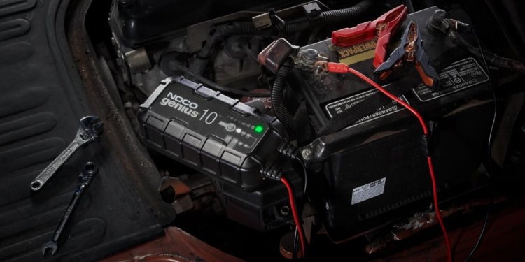 GENIUS10EU 10A Battery Charger