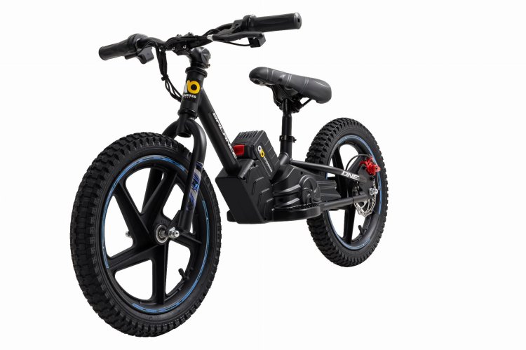 01-kindermotorraeder-blau-actionbikes-motors-balance-bike-16-zoll-startbild.jpg