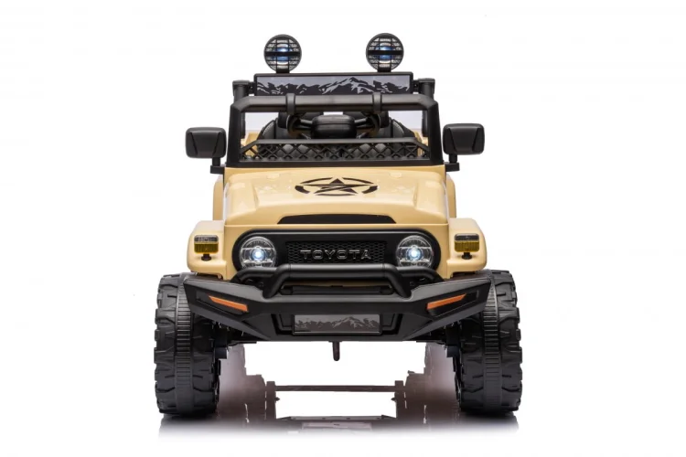 Pojazd Toyota FJ Cruiser Beżowy