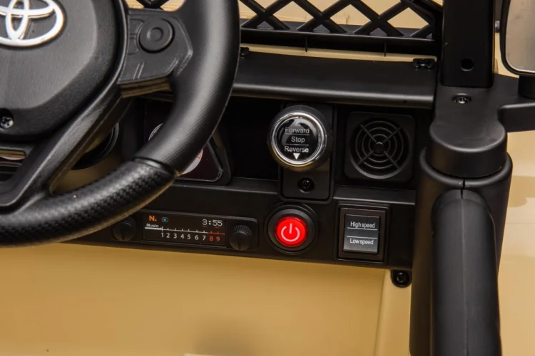 Pojazd Toyota FJ Cruiser Beżowy