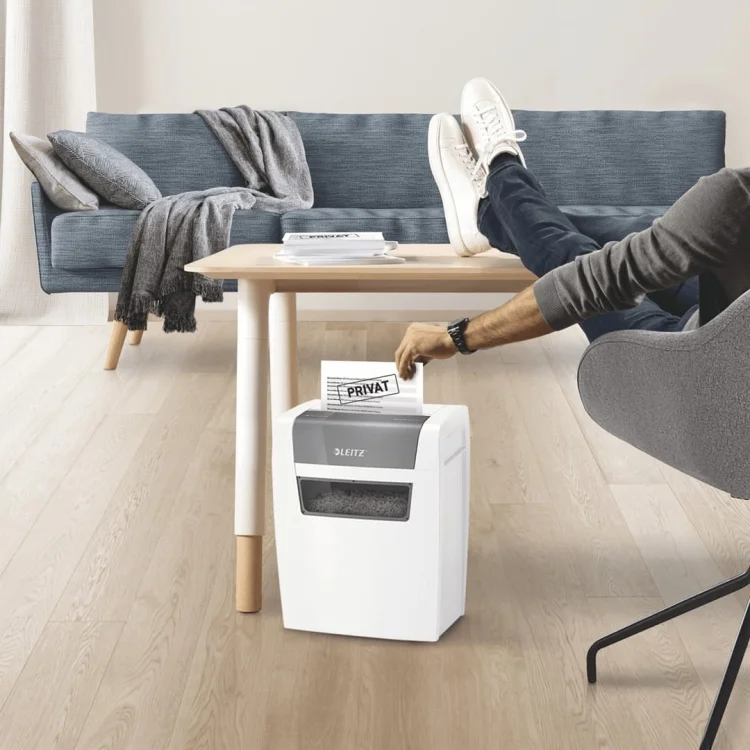 Niszczarka Leitz IQ Home, P4, 6 kartek, 15 l kosz