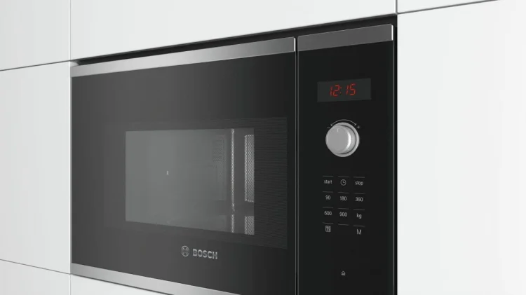 Kuchenka mikrofalowa BOSCH BFL553MS0 (900W; 25l; kolor czarny)