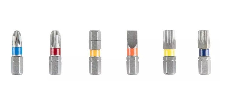 Zestaw Graphite Energy+ w walizce aluminiowej: wiertarko-wkrętarka z zdejmowanym uchwytem, 2 akumulatory 2.0Ah, ładowarka oraz 109 akcesoriów