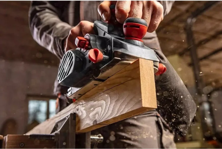 Strug Elektryczny 850W Graphite głębokość strugania 3mm, szerokość strugania 82 mm