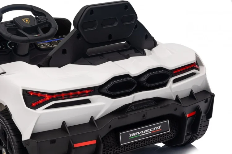 Pojazd Lamborghini Revuelto Białe
