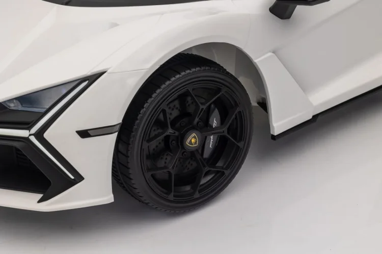 Pojazd Lamborghini Revuelto Białe