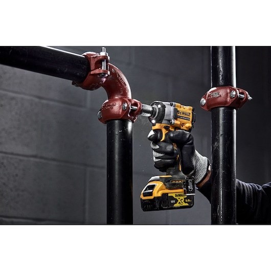 Klucz udarowy 1/2 18V DCF922P2T-QW DEWALT