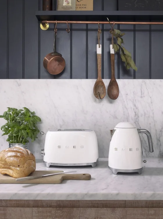 Czajnik elektryczny SMEG KLF03CREU kremowy