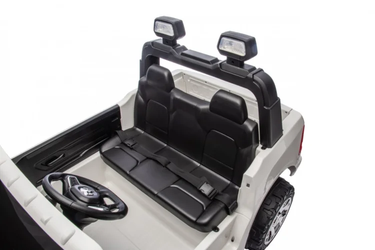 Pojazd RAM 3500 Biały