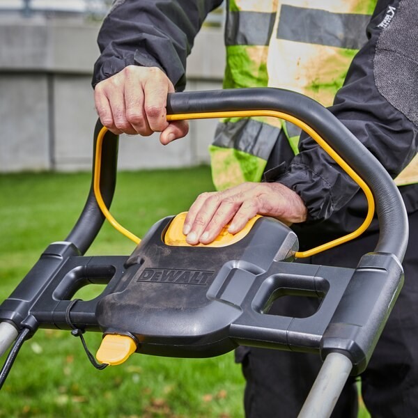 Kosiarka bezszczotkowa  DeWalt  DCMW564P2-QW (480 mm)