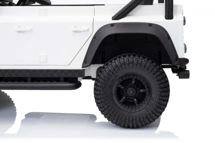 Pojazd Land Rover Defender 110 SVX Concept Biały