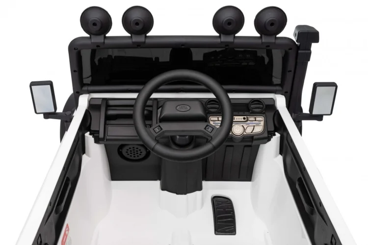 Pojazd Land Rover Defender 110 SVX Concept Biały