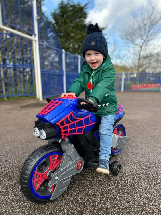 Jeździk elektryczny dla dzieci Motocykl Spider-Man Huffy 17345W
