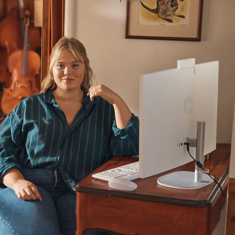 HP 27-cr0232nw AIO Ryzen 5 7520U 27.0"FHD IPS AG 300nits 16GB DDR5 SSD512 Radeon 610M LAN Win11 2Y Shell White