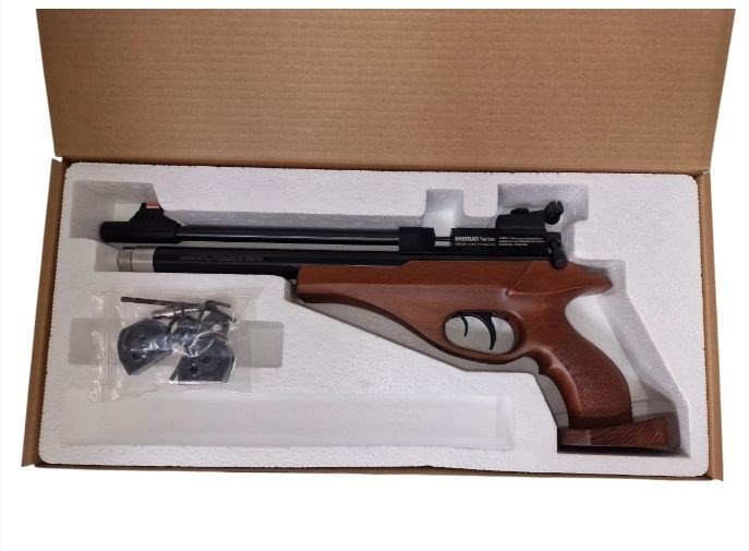 Pistolet wiatrówka BEEMAN 2027 Marshal PCP kal. 4,5 mm 12-strzałowy