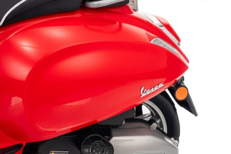 Pojazd Skuter Vespa ROMA Czerwony