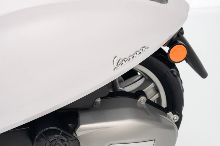 Pojazd Skuter Vespa ROMA Biały