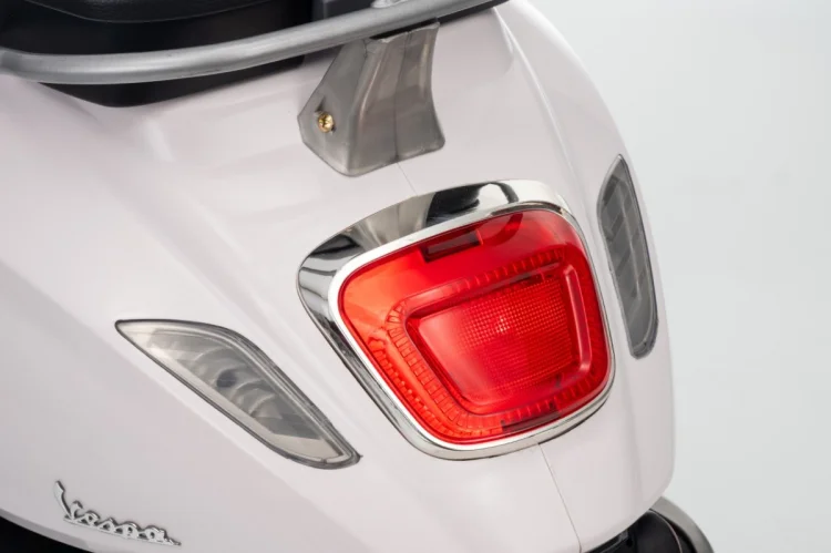 Pojazd Skuter Vespa ROMA Biały