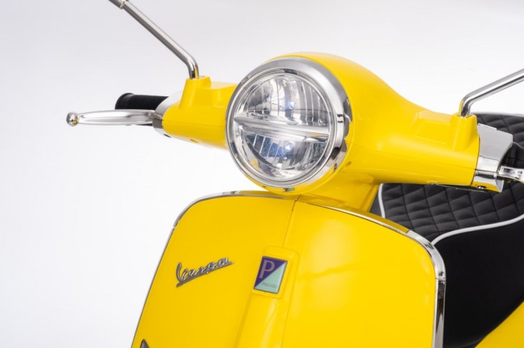 Pojazd Skuter Vespa ROMA Żółty