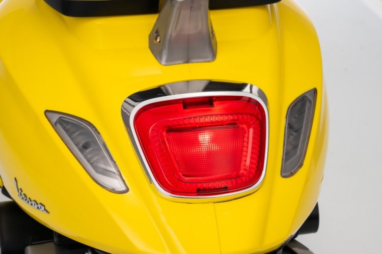 Pojazd Skuter Vespa ROMA Żółty