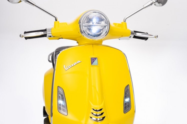 Pojazd Skuter Vespa ROMA Żółty
