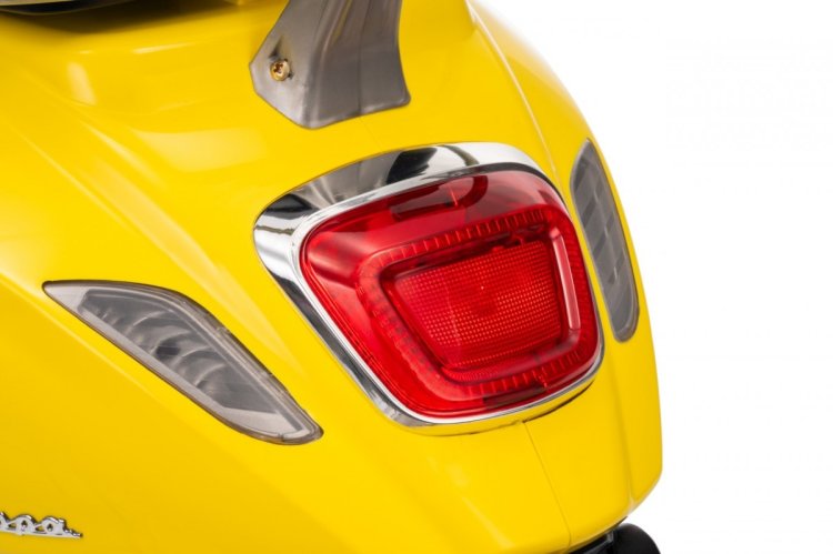 Pojazd Skuter Vespa ROMA Żółty