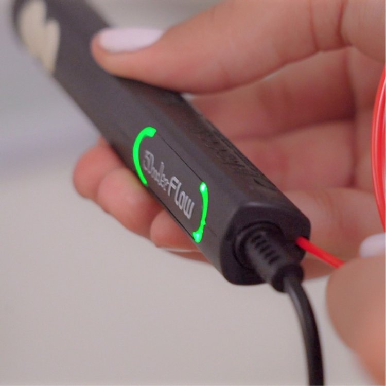 3DOODLER FLOW ESSENTIALS ZESTAW DŁUGOPISU DO DRUKOWANIA 3D + 8 SZT RÓŻNOKOLOROWYCH SZPUL FILAMENTU 1,75MM FLOW (WYPRZEDAŻ)