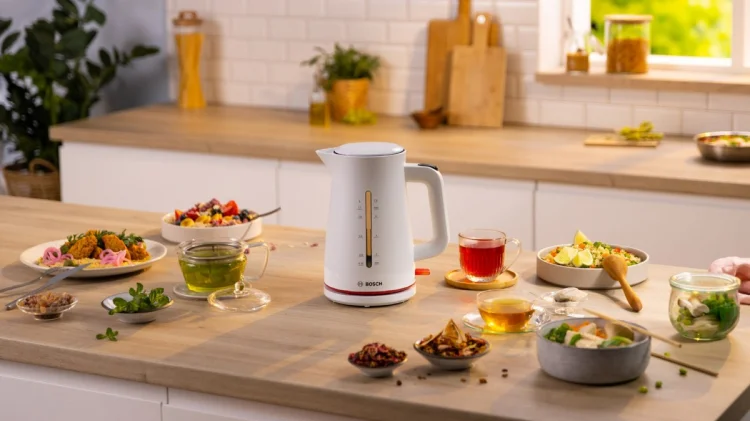 Czajnik elektryczny Bosch MyMoment TWK3M121 (2400W ; biały)