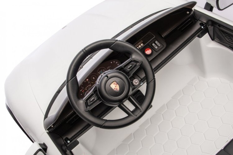 Pojazd Porsche Taycan Turbo S Biały