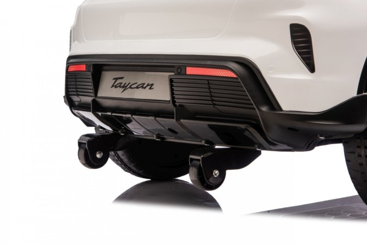 Pojazd Porsche Taycan Turbo S Biały