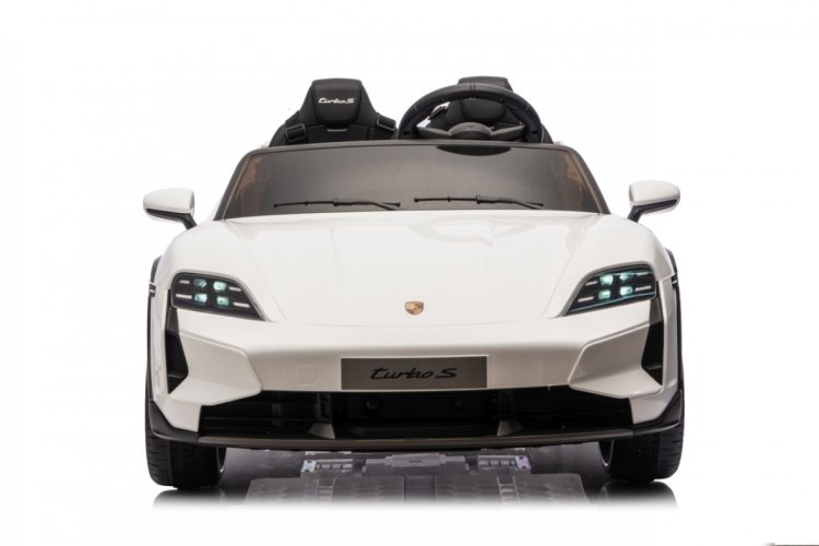 Pojazd Porsche Taycan Turbo S Biały