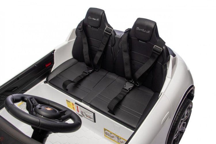 Pojazd Porsche Taycan Turbo S Biały