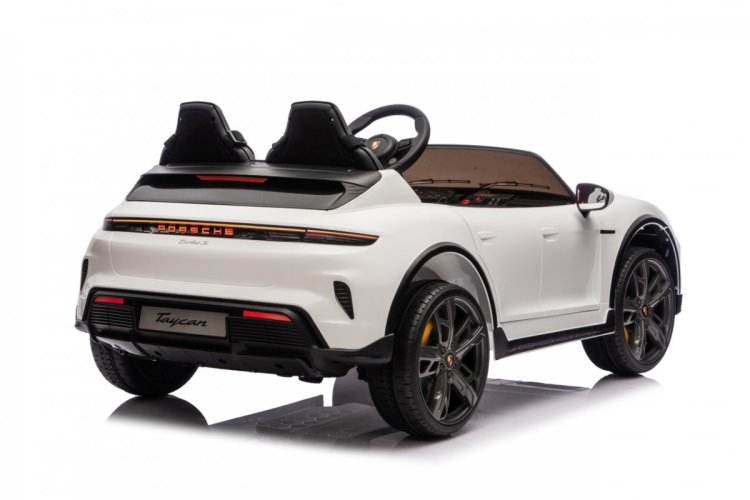 Pojazd Porsche Taycan Turbo S Biały