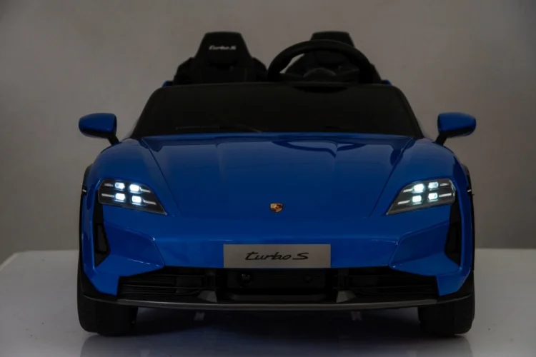 Pojazd Porsche Taycan Turbo S Niebieski