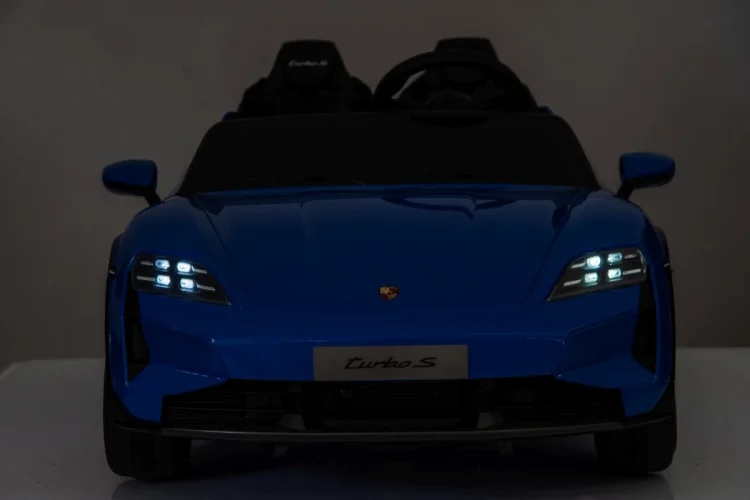 Pojazd Porsche Taycan Turbo S Niebieski